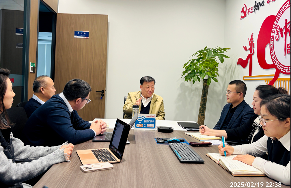 钱能钱包股份董事长朱建民莅临上海钱能钱包指导工作